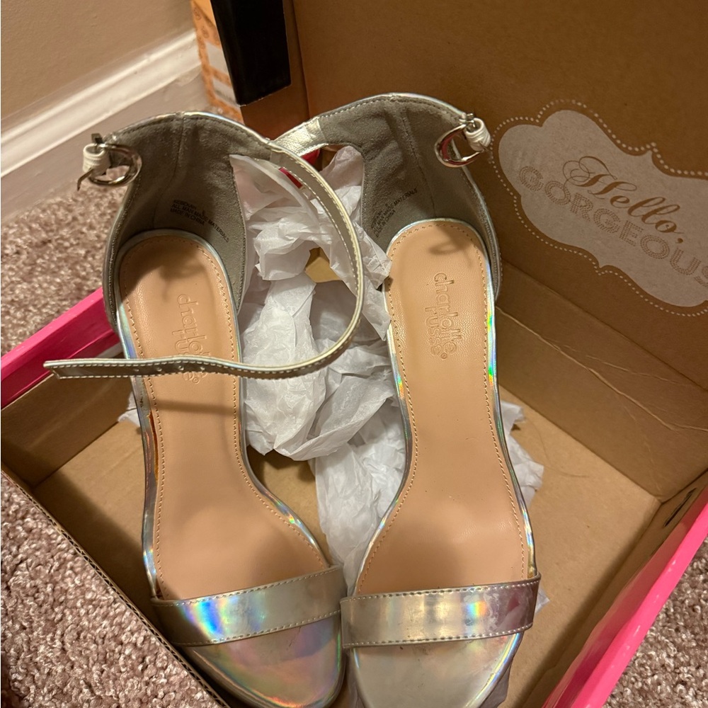 Chic Silver Ankle Strap Sandals